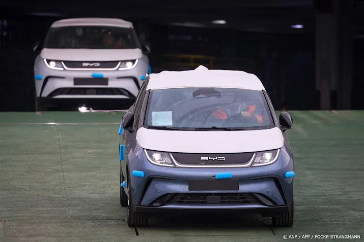 scholz hoopt strafheffingen op chinese autos te voorkomen