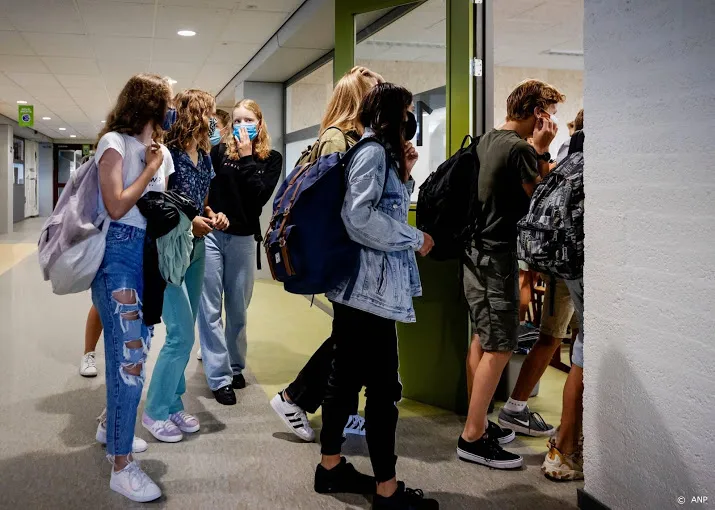 schoolleiders bezorgd over lerarentekort in coronatijd