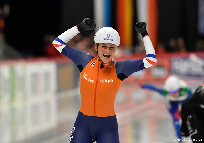 schouten wint massastartfinale