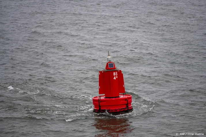 search and rescue team zoekt verder mee op terschelling