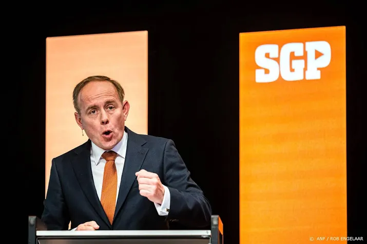 sgp leider waarschuwt voor te grootse plannen om burger te helpen
