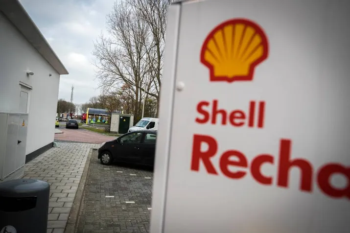 shell richt zich op laadpalen bij tankstation