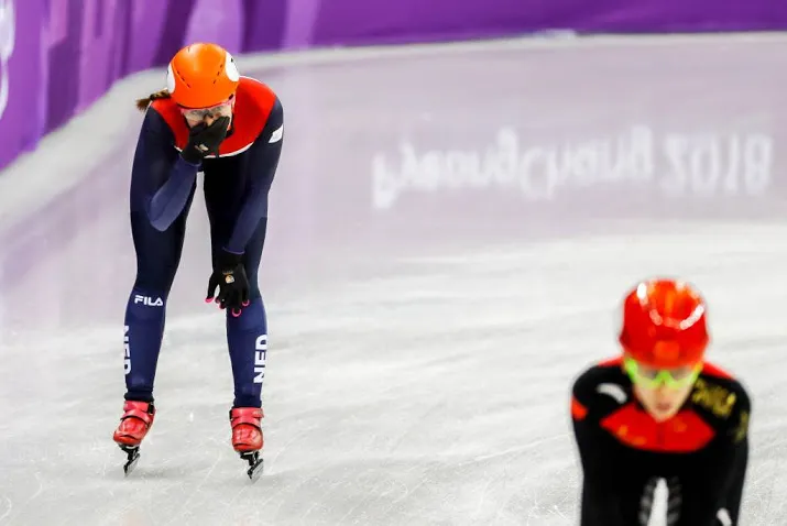 shorttracksters lopen finale op aflossing mis