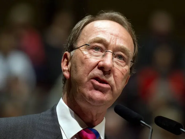 sir ian kershaw naar crossing border