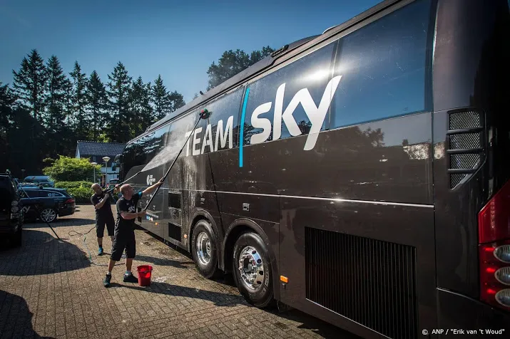 sky arts freeman geeft leugens toe