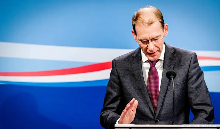 snel stuurt stukken toeslagaffaire naar kamer