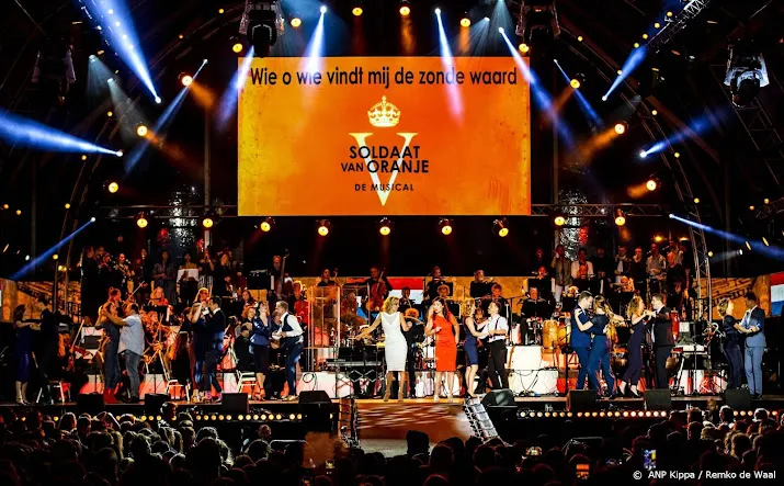 soldaat van oranje kondigt op elfde verjaardag verlenging aan