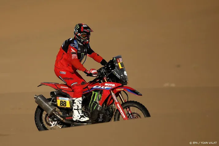 spaanse motorcoureur barreda bort wint vierde etappe dakar