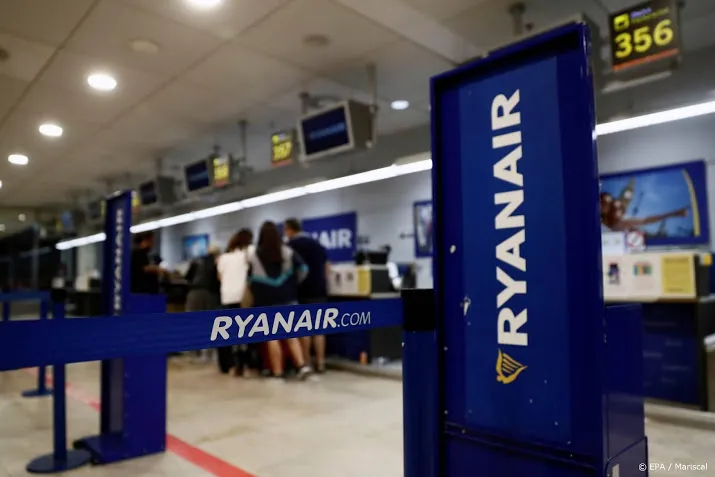 spaanse piloten ryanair gaan staken