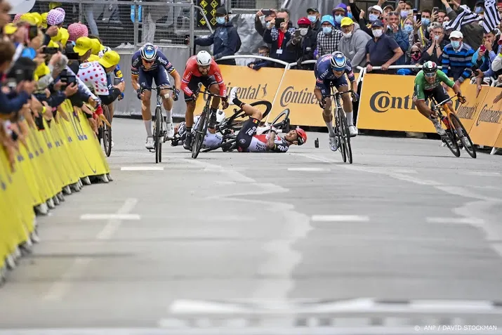 sprinter bouhanni stapt uit tour