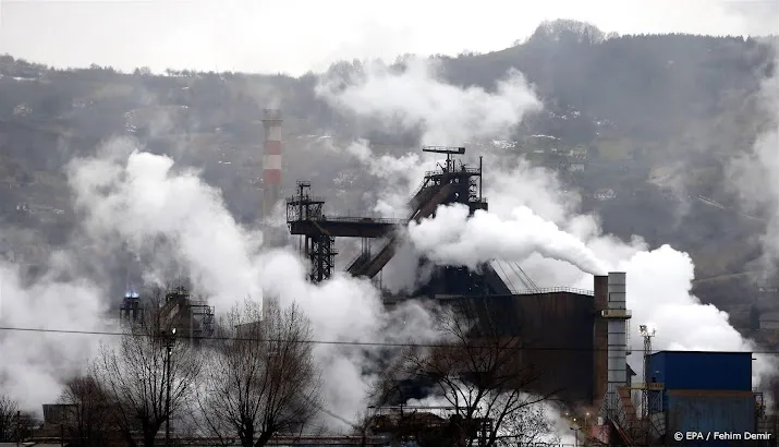 staalconcern arcelormittal merkt zwakkere vraag en lagere prijzen