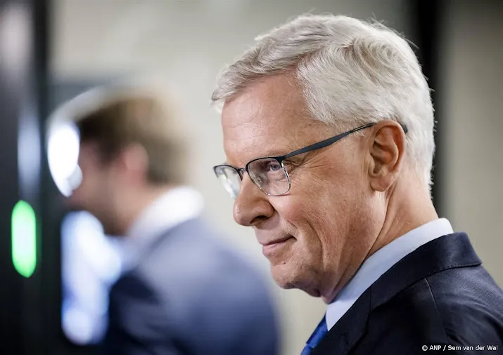staatssecretaris zwijgt over belastingconstructie oci