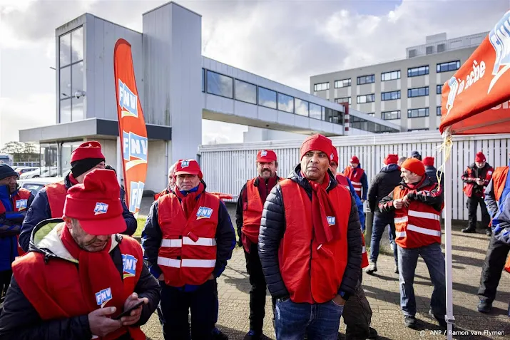 stakers albert heijn willen net zo lang doorstaken als nodig is