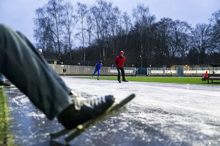 steeds meer ijsbanen in het land open