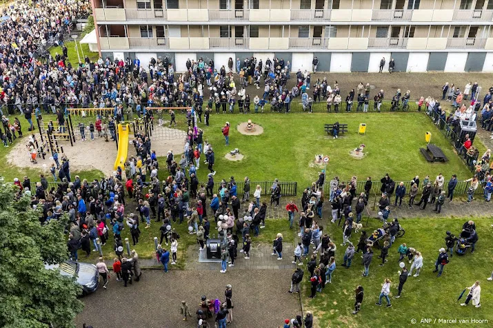 stille tocht voor gino trekt langs zijn woning in maastricht
