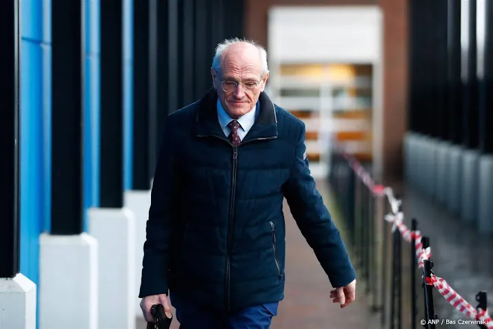 strukton verkoopt opnieuw onderdeel na onrust rond sanderink