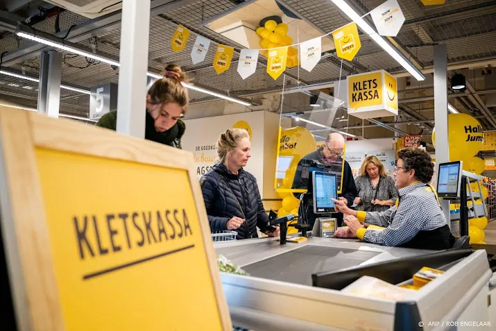supermarktketen jumbo opent meer kletskassas tegen eenzaamheid