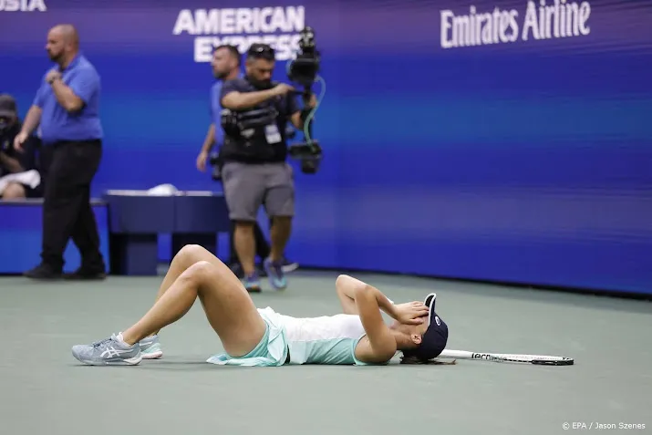 swiatek klopt jabeur in finale us open en pakt derde grandslam