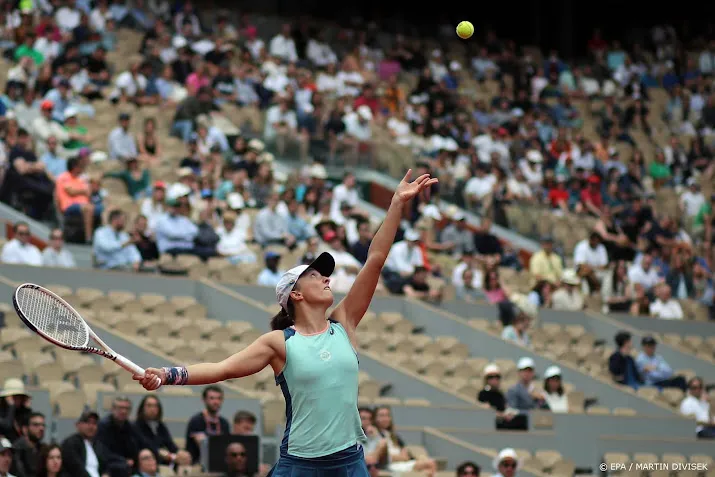 swiatek met 31e zege op rij naar vierde ronde roland garros