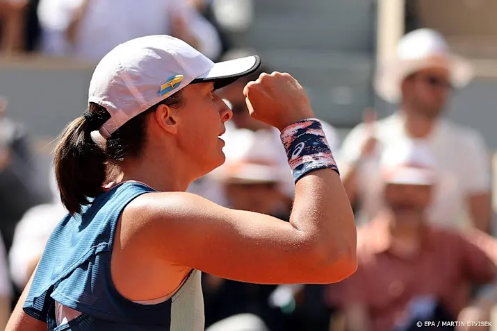 swiatek twee zeges verwijderd van titel op roland garros