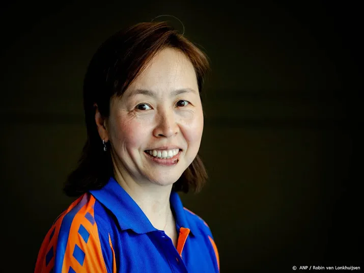tafeltennisster li jiao terug in dubbelspel