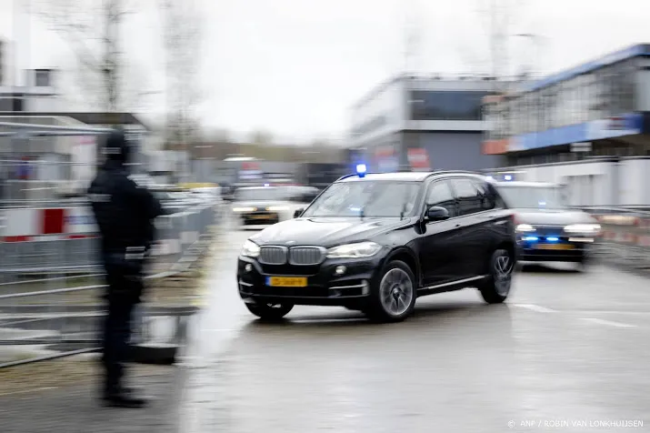 taghi en zijn advocaat gaan kroongetuige verhoren