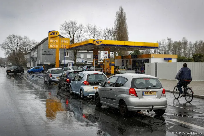 tanken in duitsland sinds woensdagochtend stukken goedkoper