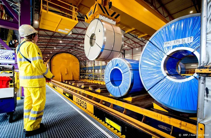 tata steel europe gaat snijden in kosten