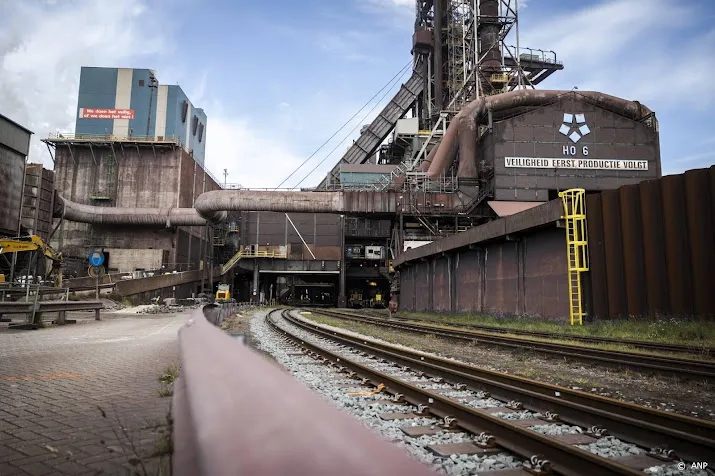 tata steel uitstoot schadelijke paks gehalveerd in drie jaar