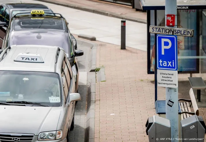taxichauffeurs voeren actie voor baanbehoud