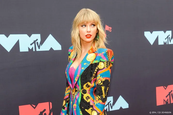 taylor ariana en billie winnaars mtv awards