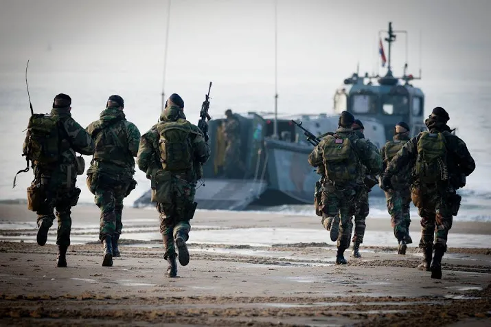 tekort mariniers leidt tot stilleggen eenheid