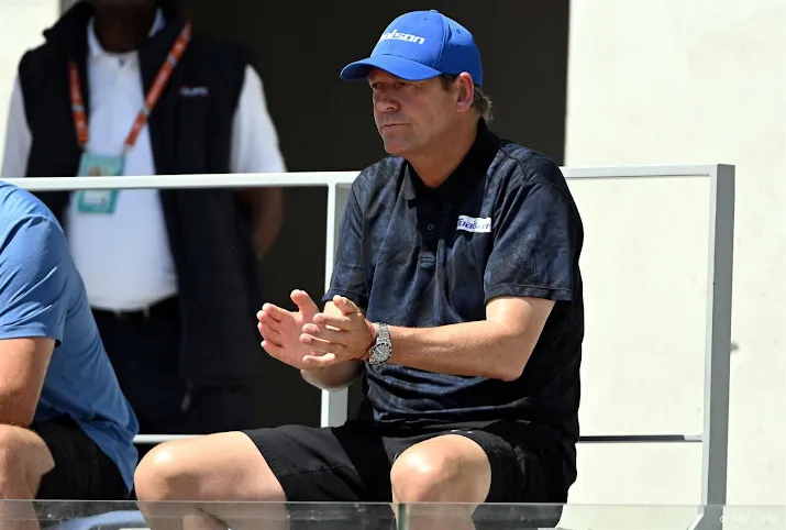 tenniscoach groeneveld ziet 2024 als tussenjaar