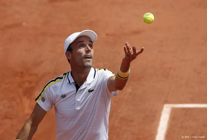 tennisser bautista agut snel uitgeschakeld in parijs