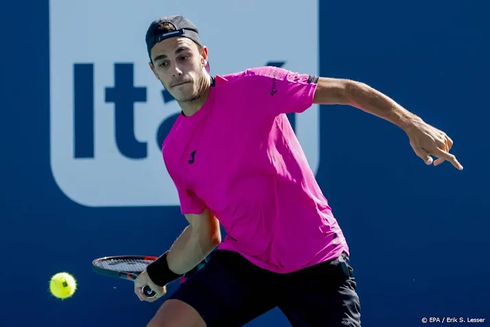 tennisser cerundolo bereikt halve finale miami na opgave sinner