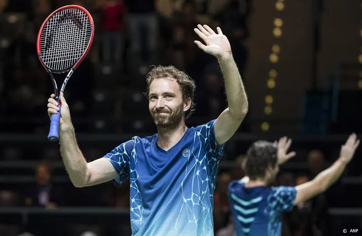 tennisser middelkoop voor het eerst naar derde ronde dubbelspel