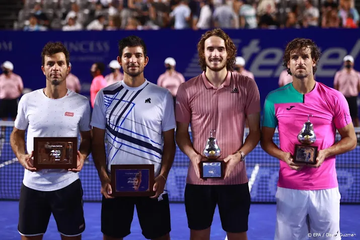 tennisser rojer verliest finale van dubbelspel in acapulco