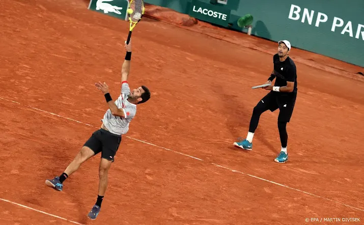 tennisser rojer wint dubbelspel op roland garros