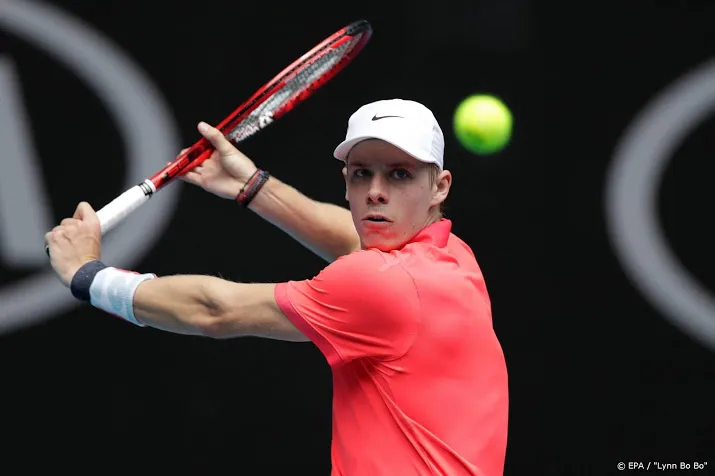 tennisser shapovalov snel klaar in melbourne