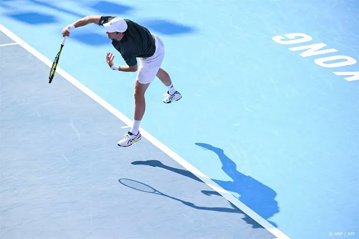 tennisser van de zandschulp verliest in tweede ronde auckland