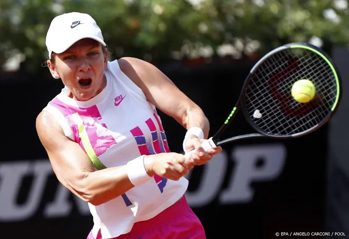 tennisster halep naar halve finales in rome na opgave poetintseva