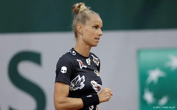 tennisster rus leidt tweede dag wimbledon in
