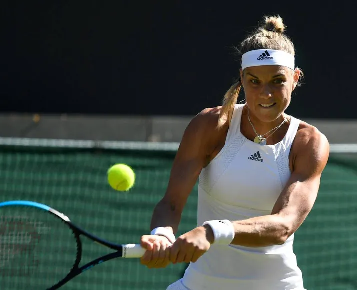 tennisster rus overtuigend naar finale