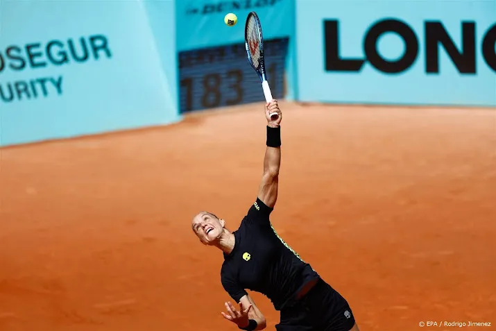 tennisster rus tegen franse albie in kwalificaties roland garros