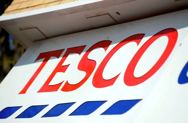 tesco schrapt duizenden banen