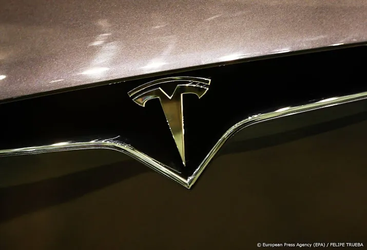 tesla gaat op prijs de concurrentie aan met rivalen in china