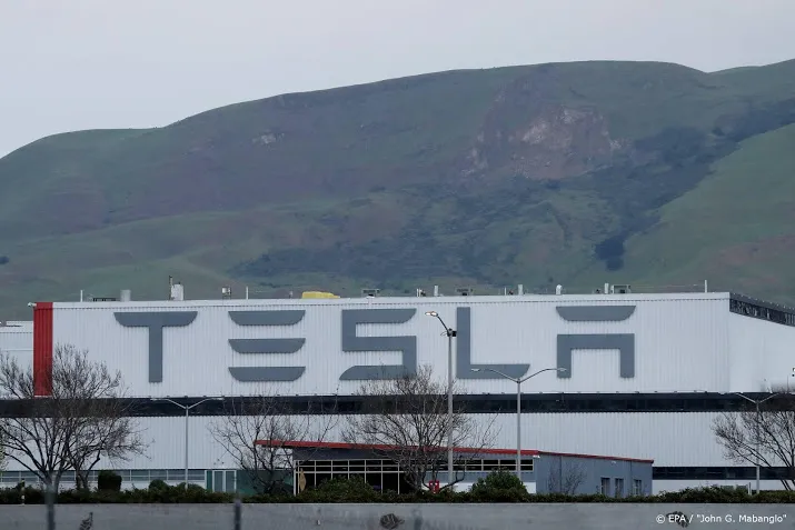 tesla legt productie in fabriek in fremont stil