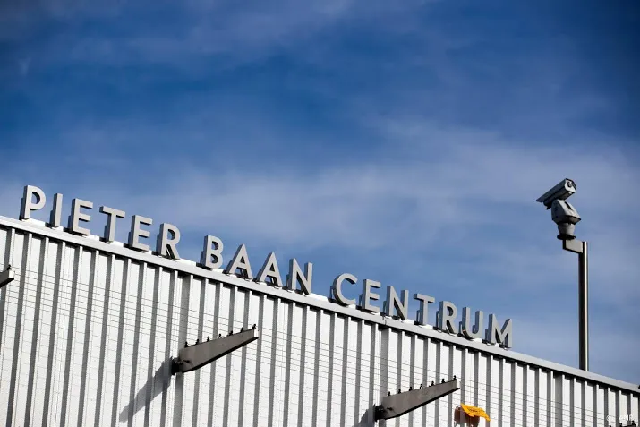 thijs h moet naar pieter baan centrum