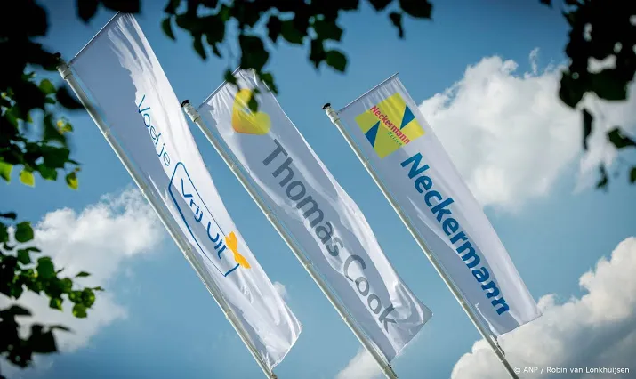 thomas cook neemt geen nieuwe boekingen aan