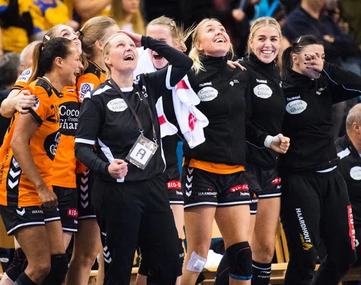 thomsen prijst teamgeest handbalsters